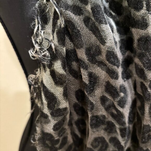 Collections 18 Accessories Black White Leopard Print Scarf Wrap - Picture 4 of 6